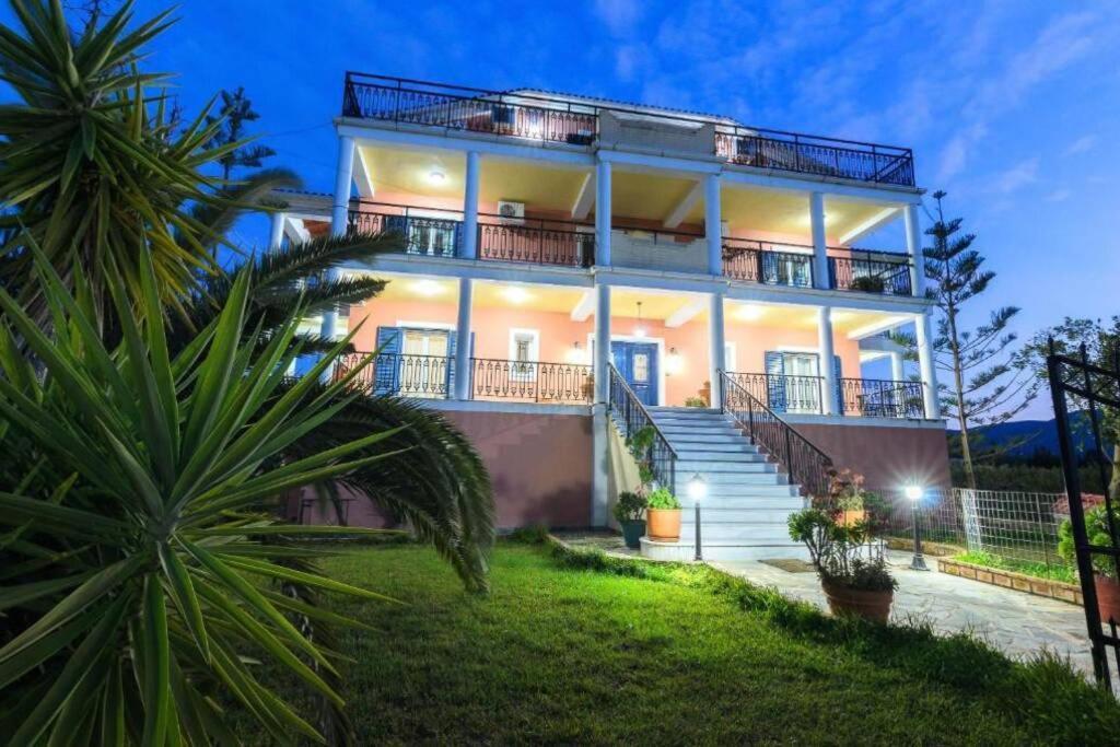Cozy Flat At Regina Apartments اليكاناس المظهر الخارجي الصورة